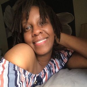 Meet your Posher, Nania